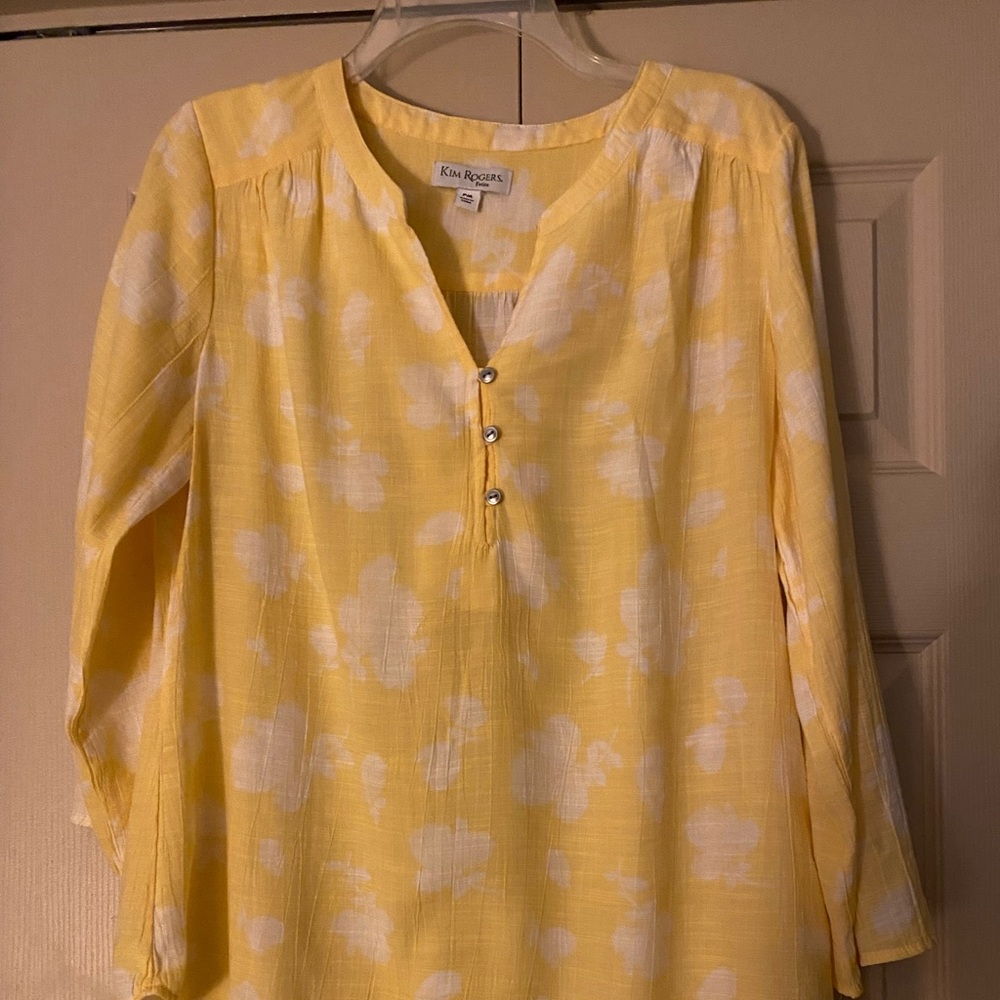 Kim Roger’s yellow, petite medium blouse